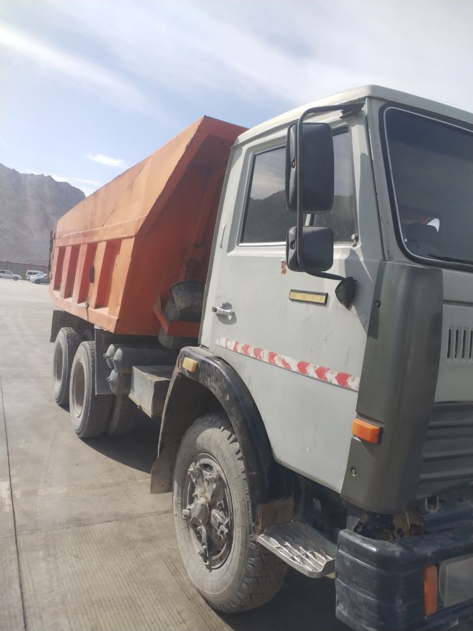 Kamaz samasval sotiladi
