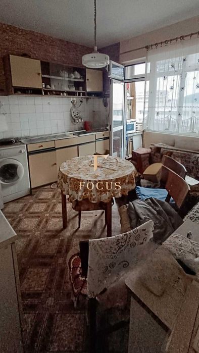 Продава се Тристаен апартамент в Пловдив, Кючук Париж - 92 кв.м за 1500 €/кв.м - Снимка #2