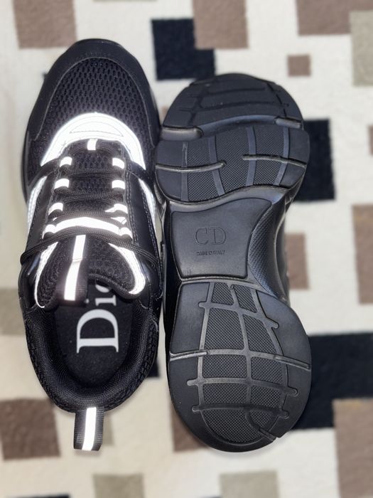 Vand adidasi dior b22