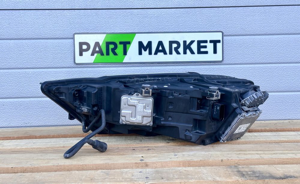 Десен фар AUDI A8 D5 4N0941034B