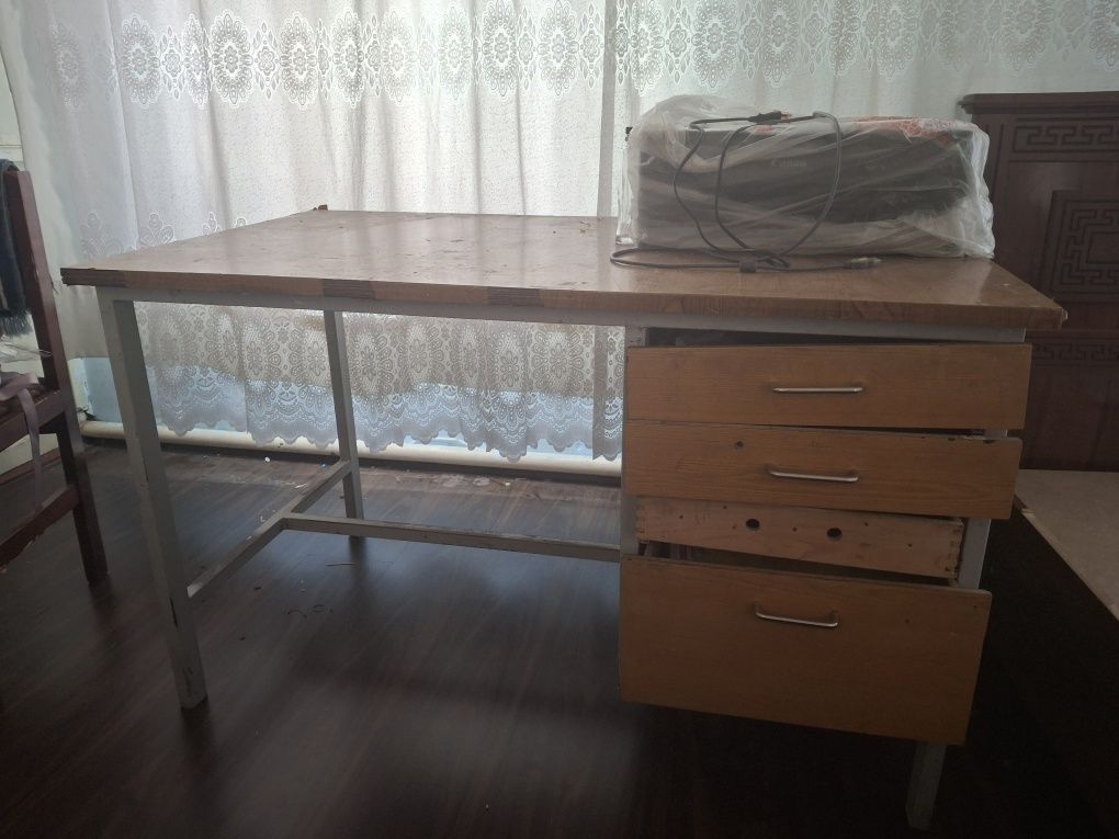 Temir stol sotilad