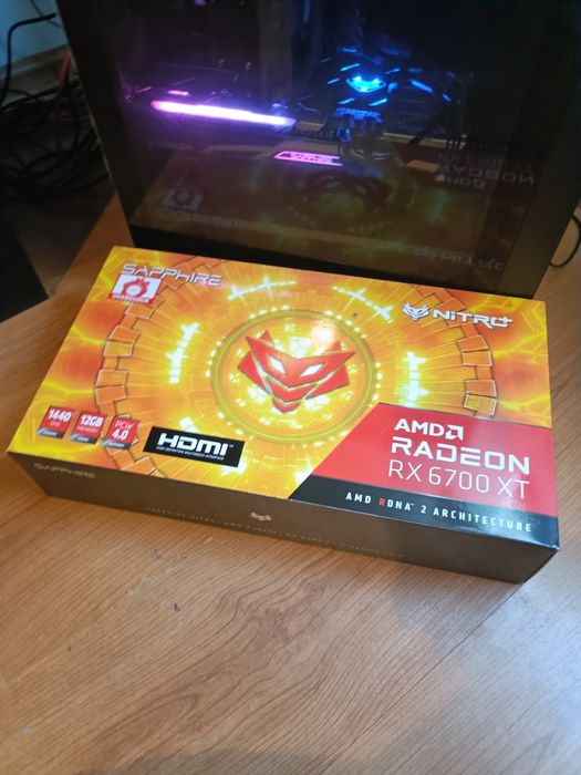 Placa video Sapphire Nitro+ RX6700xt