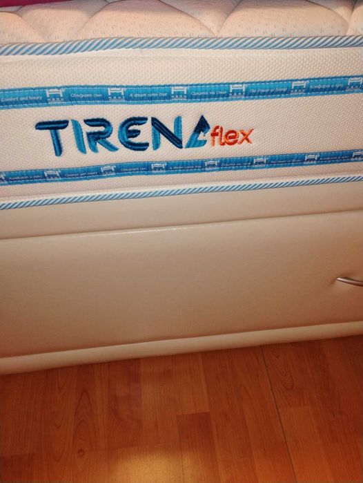 Матрак Тирена флекс 180/200 в идеално състояние, двулицев + спалня