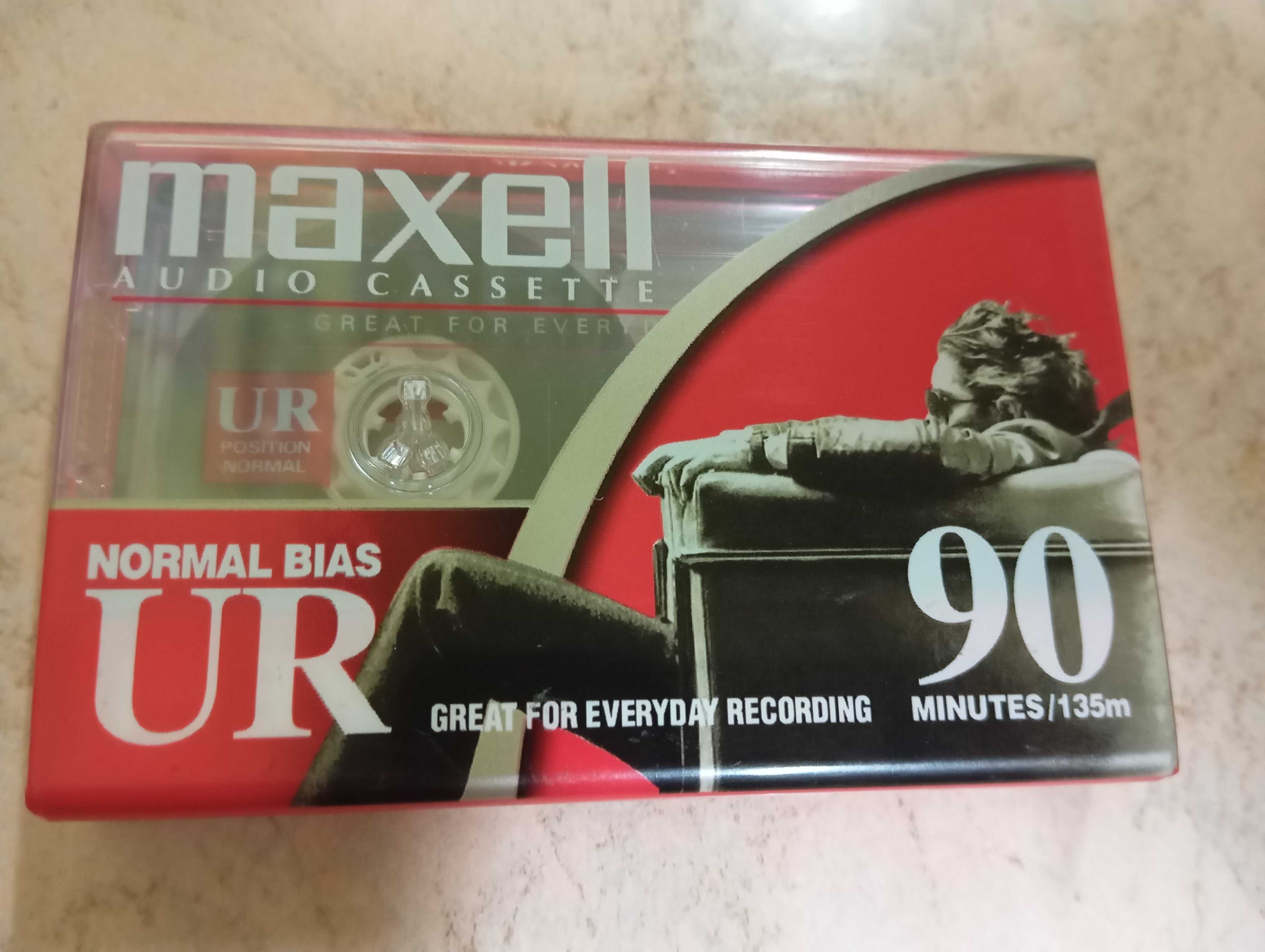 Продам аудио кассеты 90 минут MAXEEL.