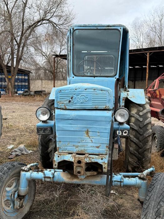 Трактор бу продам