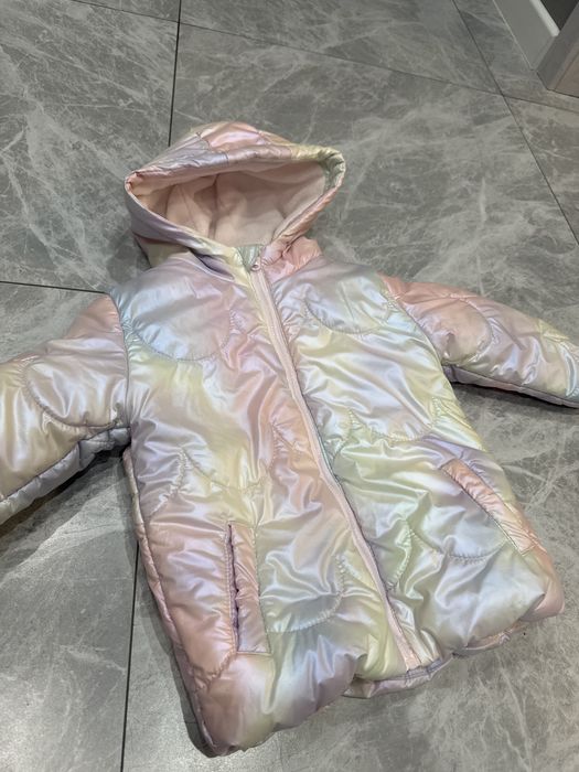 Продам детскую куртку на размер 92