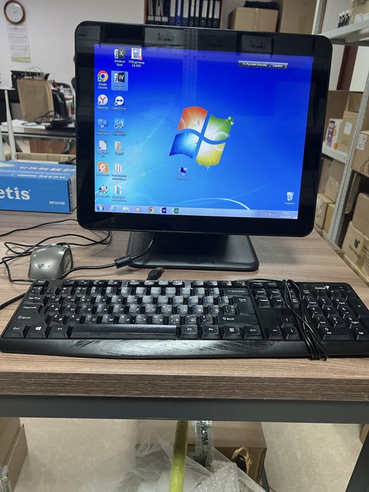 Сенсорный моноблок J1800 2 GB