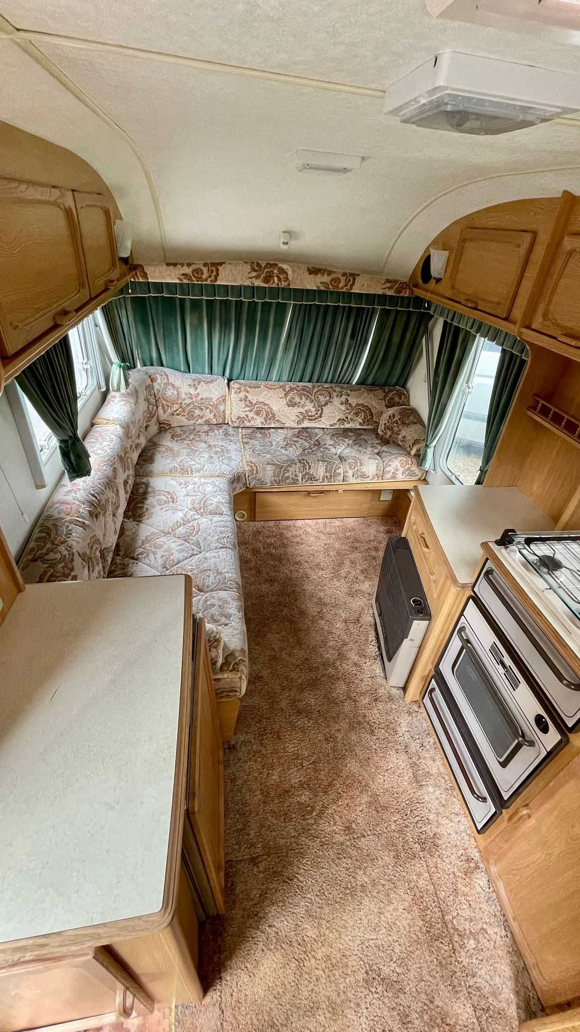 каравана Avondale Falcon 1998 двуместна