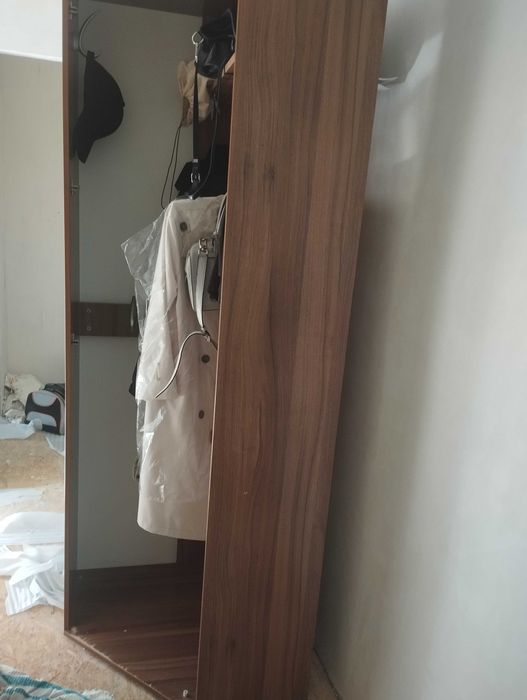 Продам прихожую б/у. Срочно