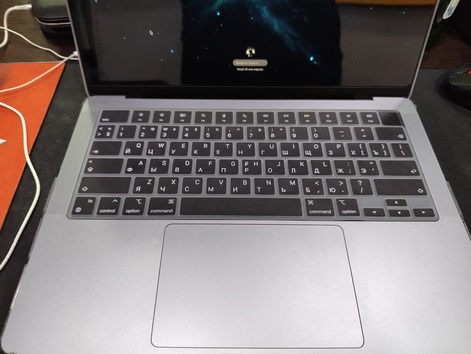 MacBook Pro 14 M3 8/1tb bonus mishka klaviaturasi