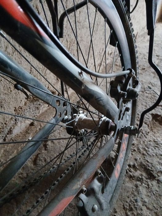 Velosiped sotiladi baloni teshilgan kamera qo‘yish kere bo‘ldi
