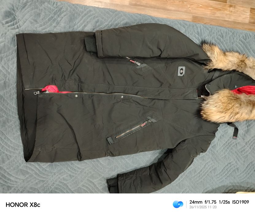 Продам зимнию куртку