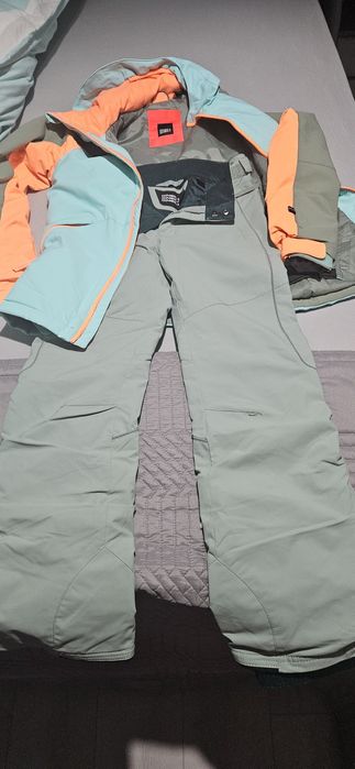 Costum de schi O'Neill pt.fete 12/13 ani (152 cm)