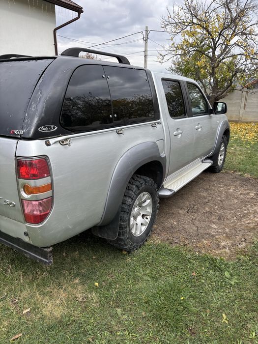 Vând Mazda bt 50