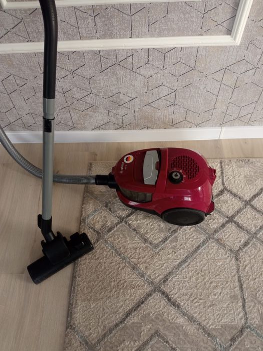 Пылесос Bosch рабочий