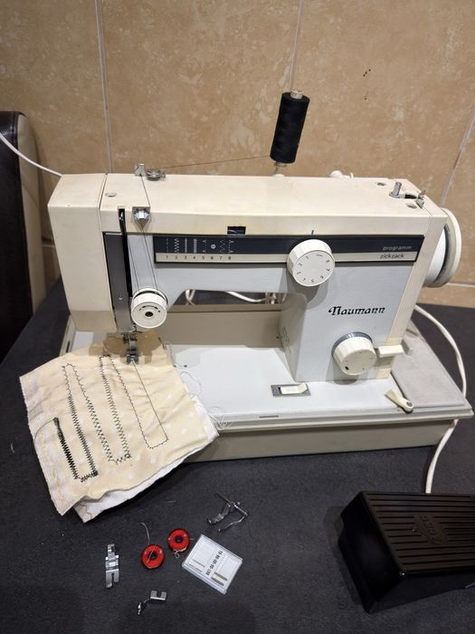 Masina de cusut si festinat automata Naumann Germania