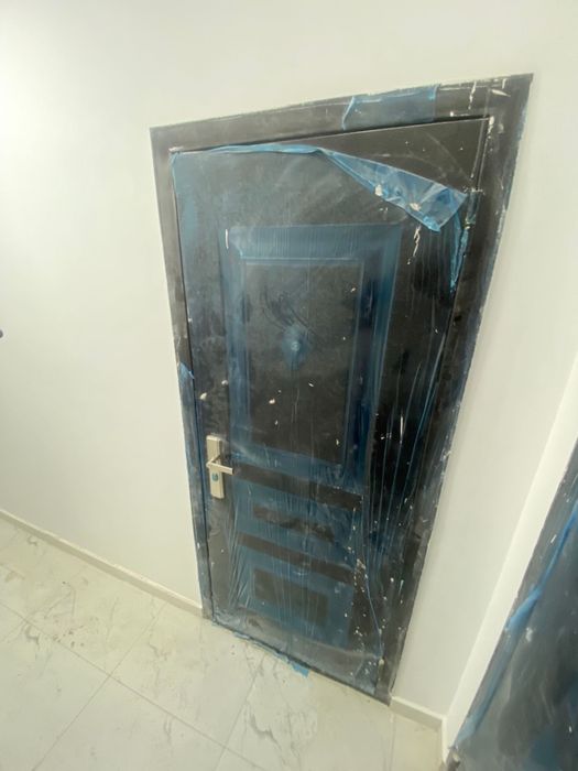 Дверь железная  есик. Дверь входная