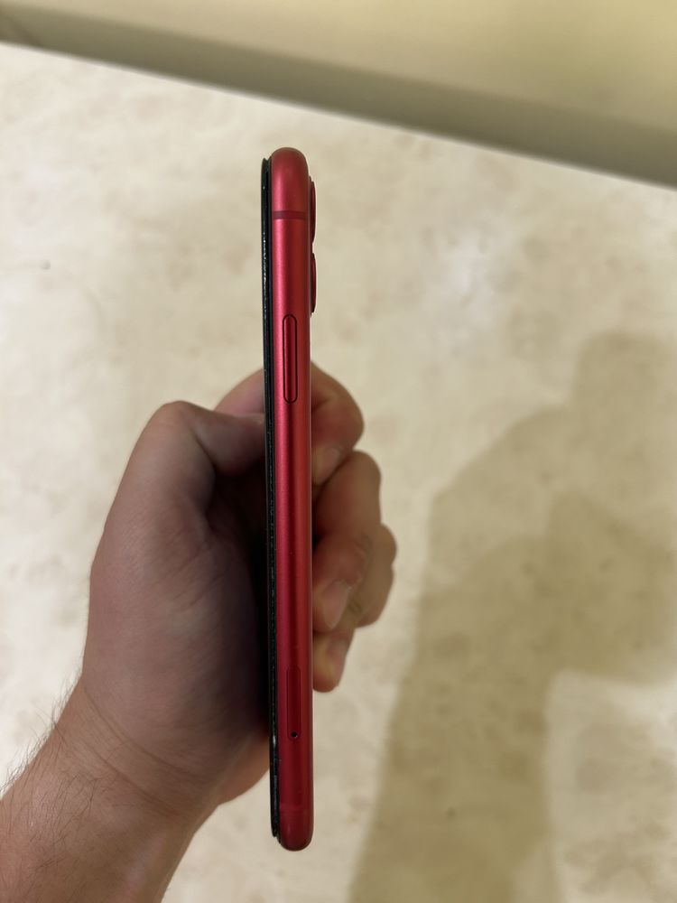Iphone 11 red product