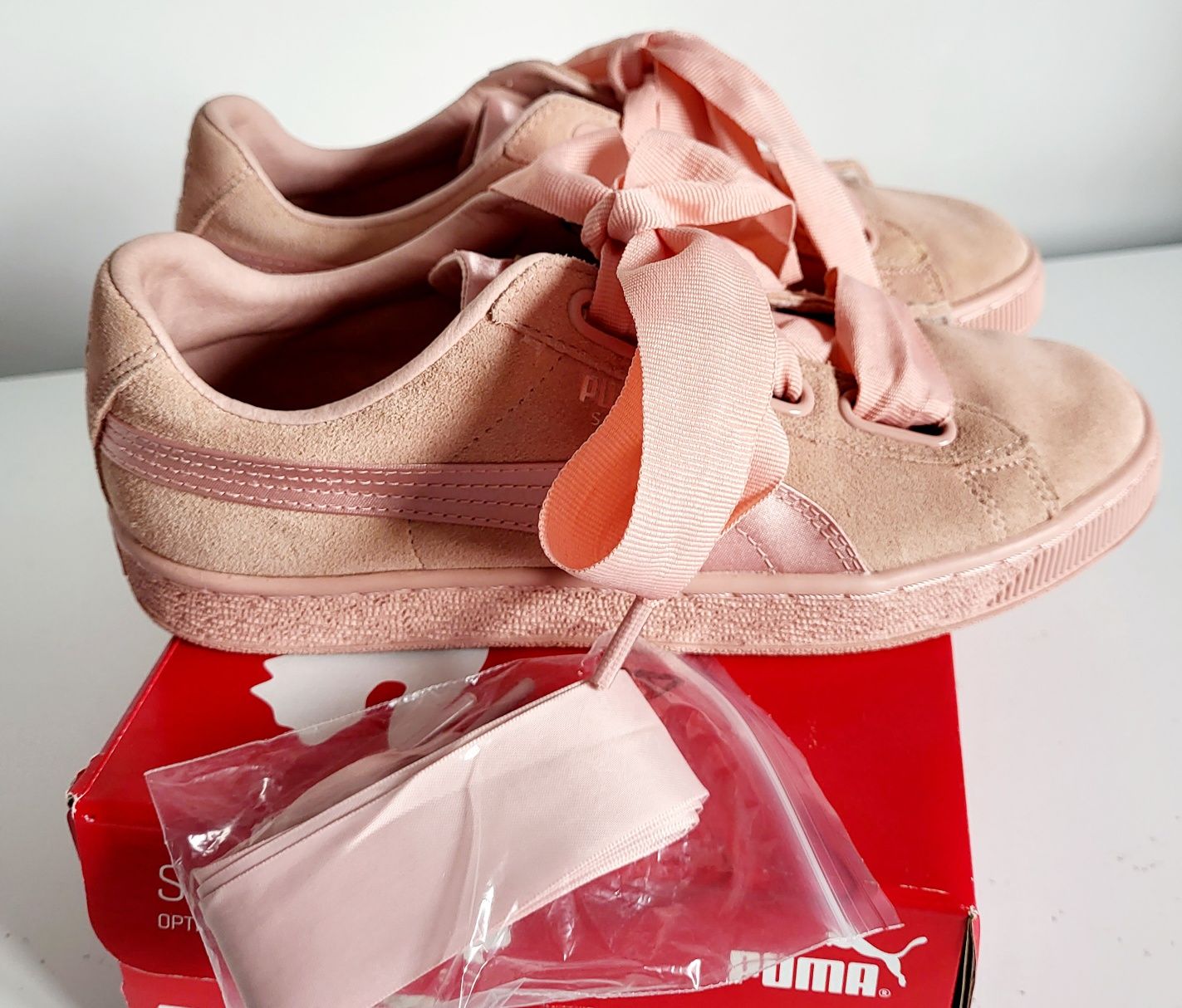 Pantofi sport fete - Puma Suede Pink, 39, NOI