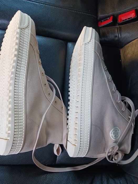 Vând teniși unisex Bugatti, stil ghetuțe, mar.40, noi