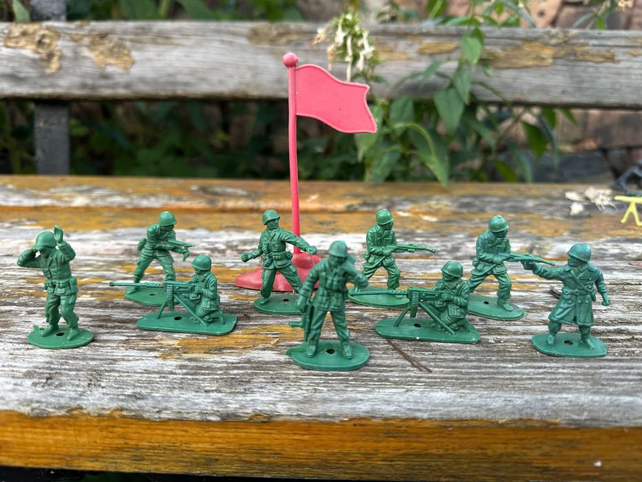 Пластмасови войници