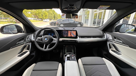 Продам первый BMW X2 xDrive20i в Узбекистане с гарантией+счёт справка