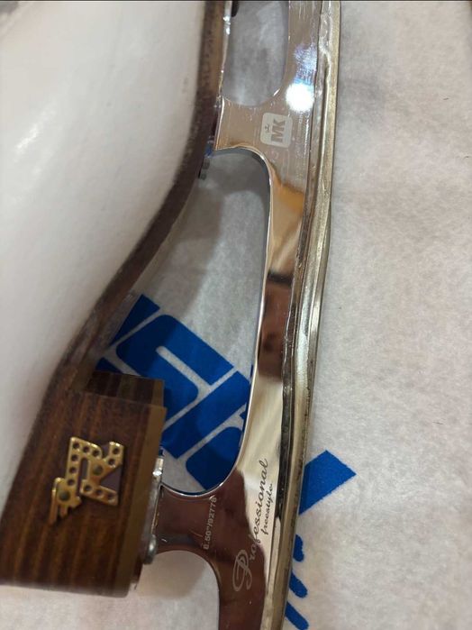 Продавам кънки Risport RF3 Pro 220