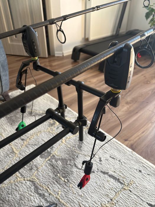 Set crap 2 lansete cu mulinete rod pod senzori cu swingeri