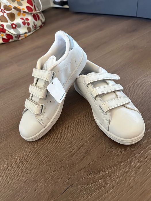 Детски спортни обувки