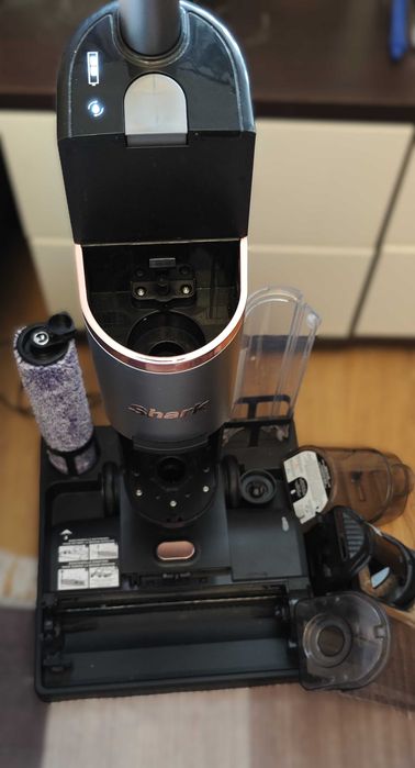 Безжична прахосмукачка и моп Shark HydroVac