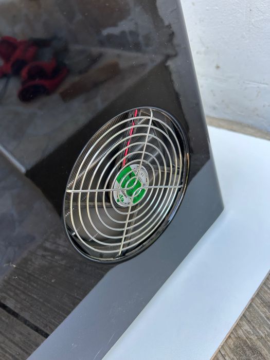 Машина за Лед и студена вода.