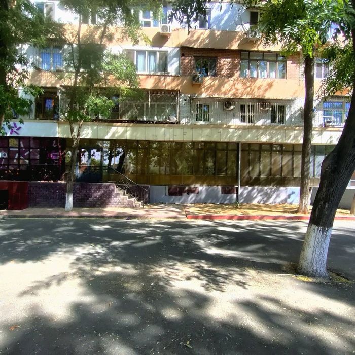 метро Новза 260м2  нежилой жой 1-қават  биринчи линия