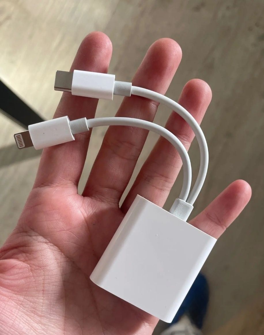 Cititor carduri dublă conectare: IOS+UsbC. SD+TF. Transfer rapid.