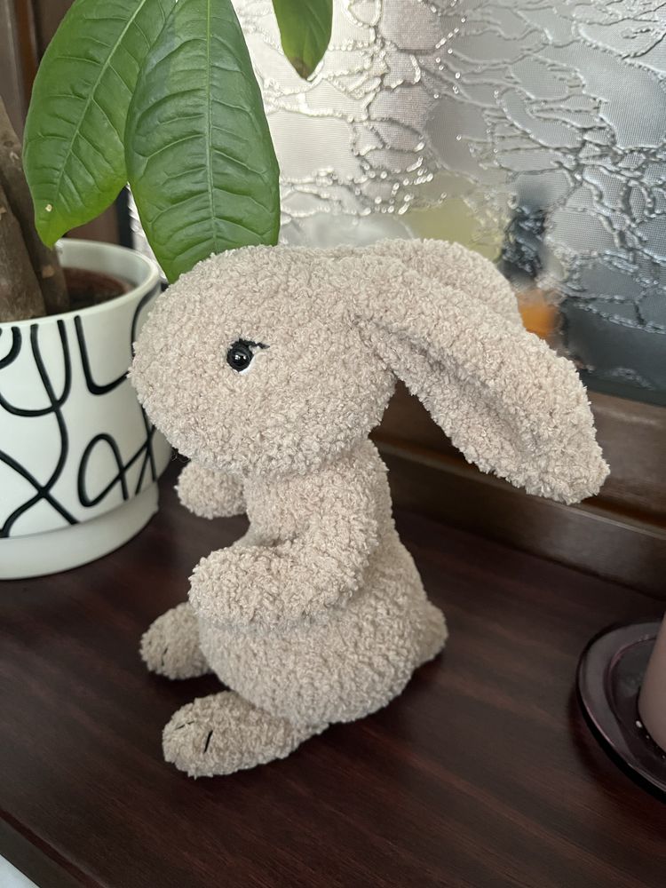 Ръчно плетени играчки Зайче