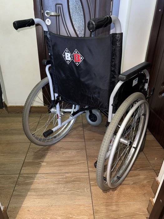Scaun carut rulant ajutor deplasare batrani handicap dizabilitati