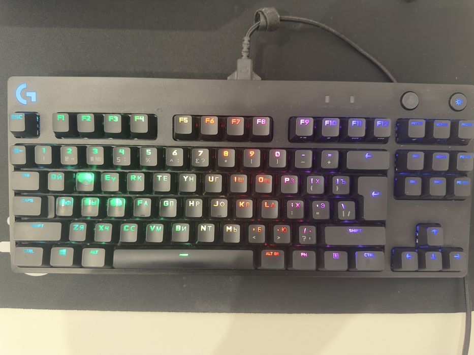 Продам клавиатуру Logitech G Pro
