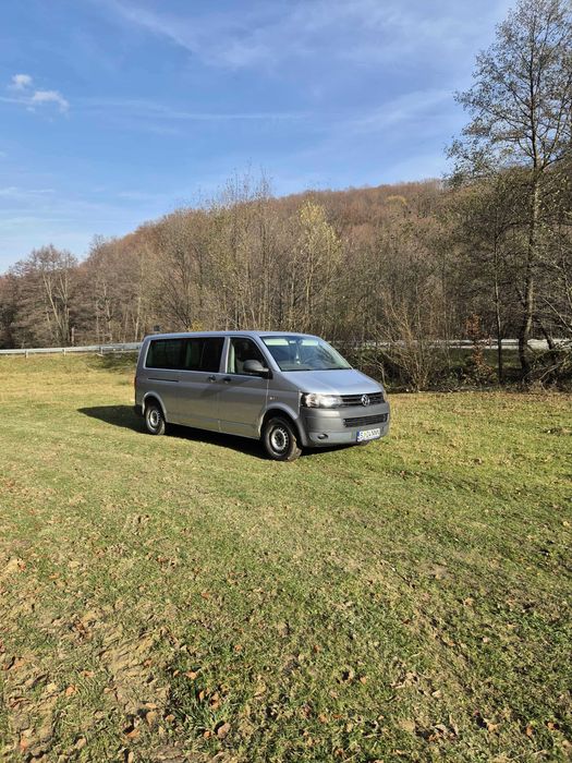Vând dubă 8+1 locuri T5 Caravelle, an 2011-model lung