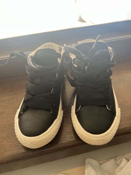 Tenesi guess nr 26 pentru fetite