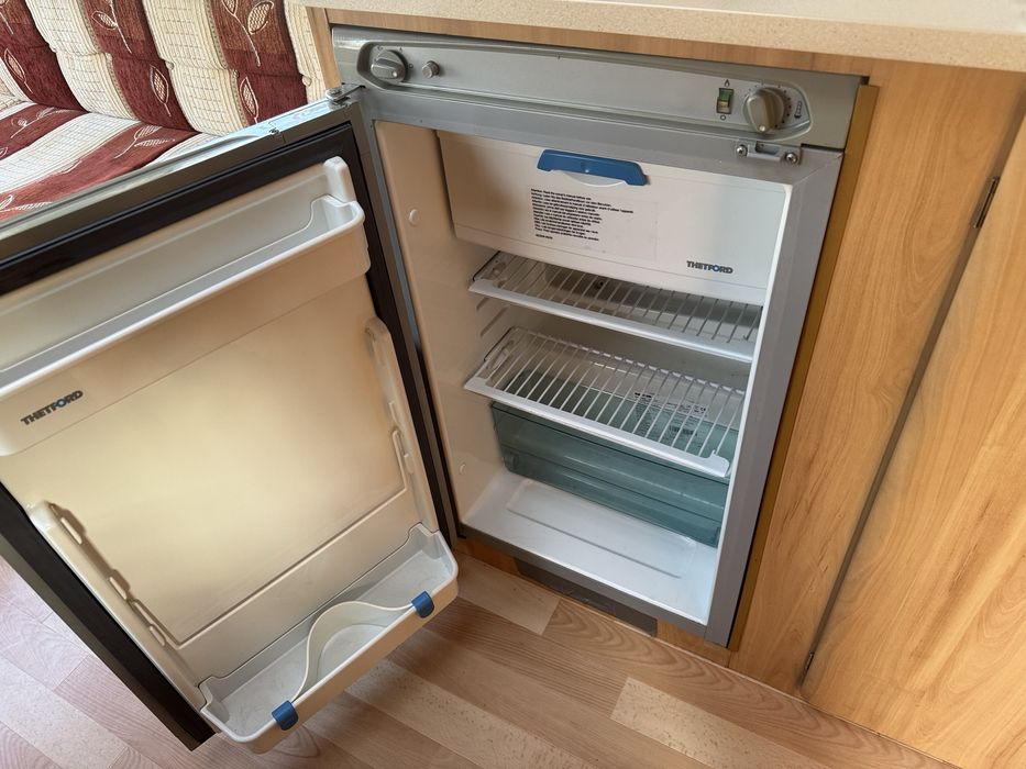 Продавам каравана Available Dart 470-2