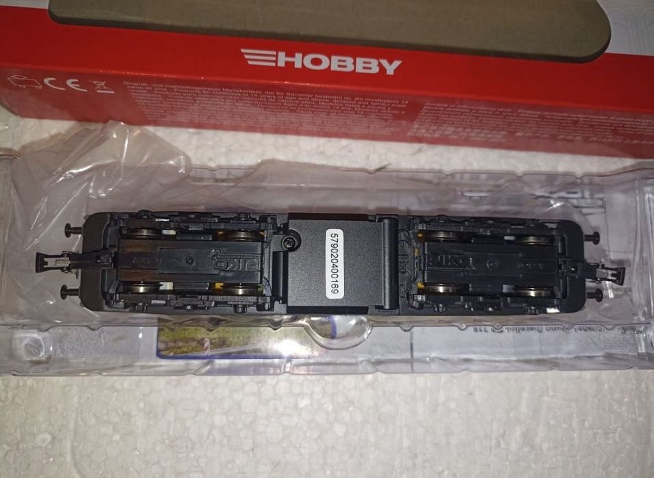 Locomotiva diesel piko BR218 

Lumini in funcție de direcția de mers
T