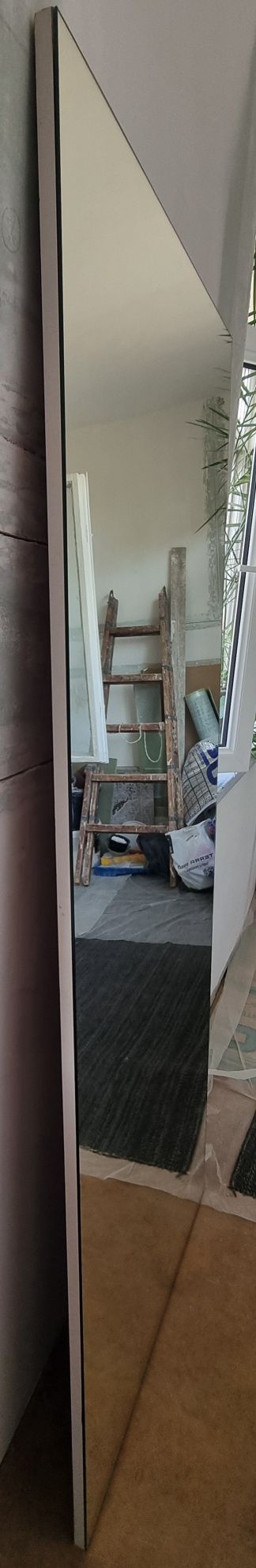 Зеркала на дверных створках шкафа