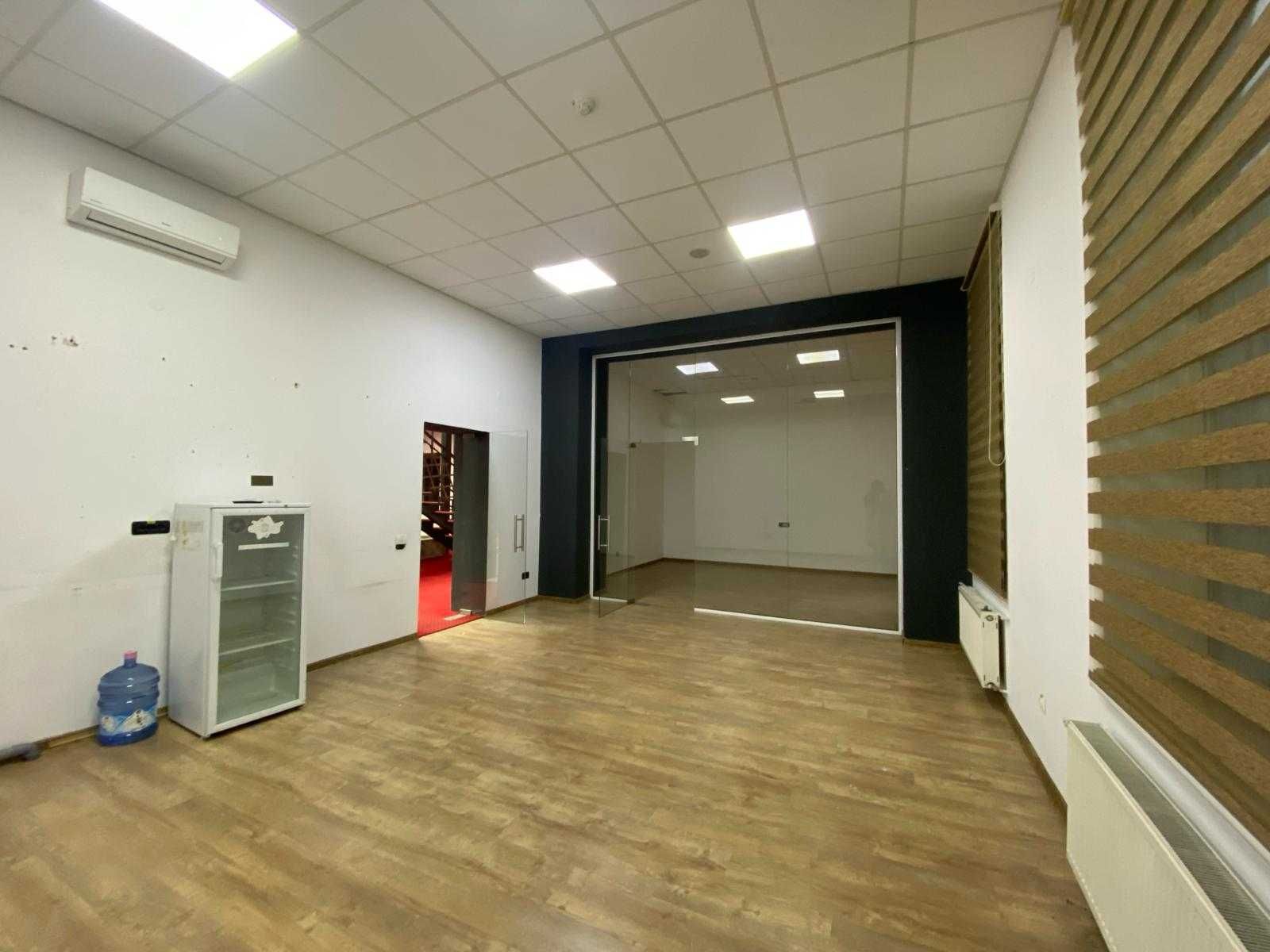 Inchiriez spatiu comercial, imobil intreg, Arad, central