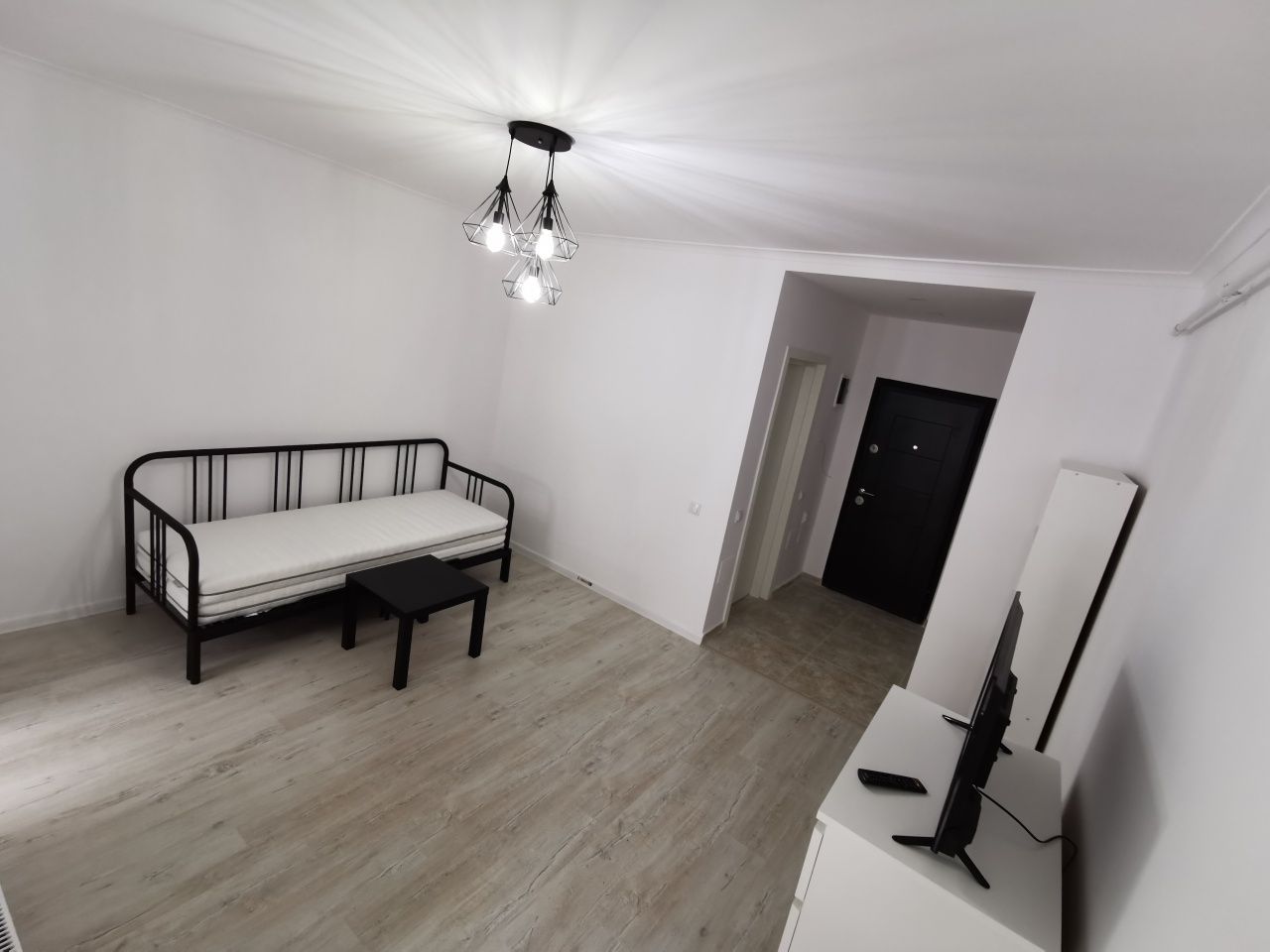 Proprietar Inchiriez Garsoniera în Avangarde City