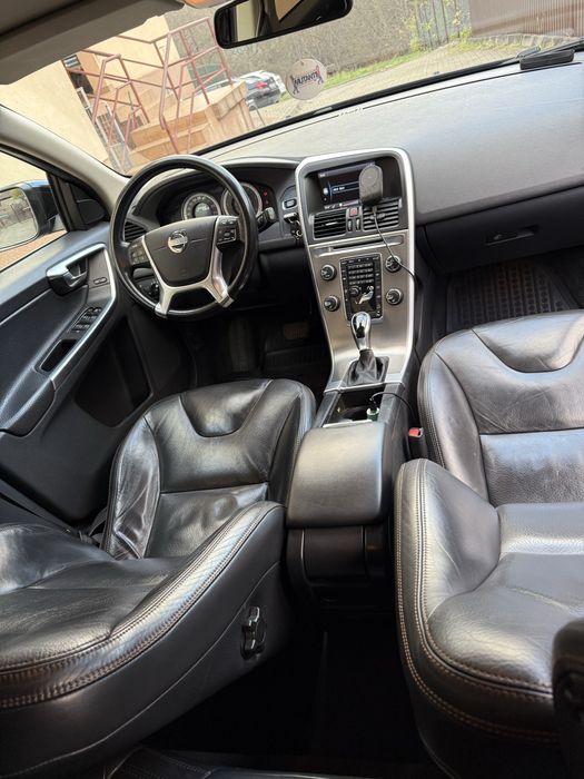 Primul proprietar,Volvo XC60,D5AWDS,2 400,205 CP,4/4