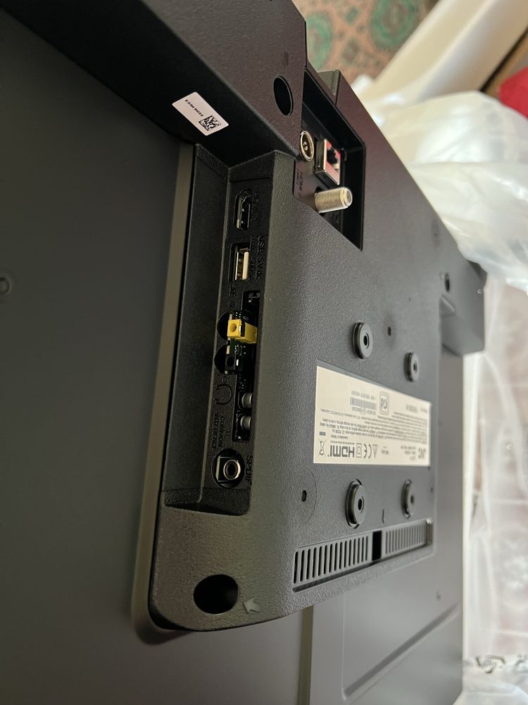 Телевизор SAMSUNG 32" инча