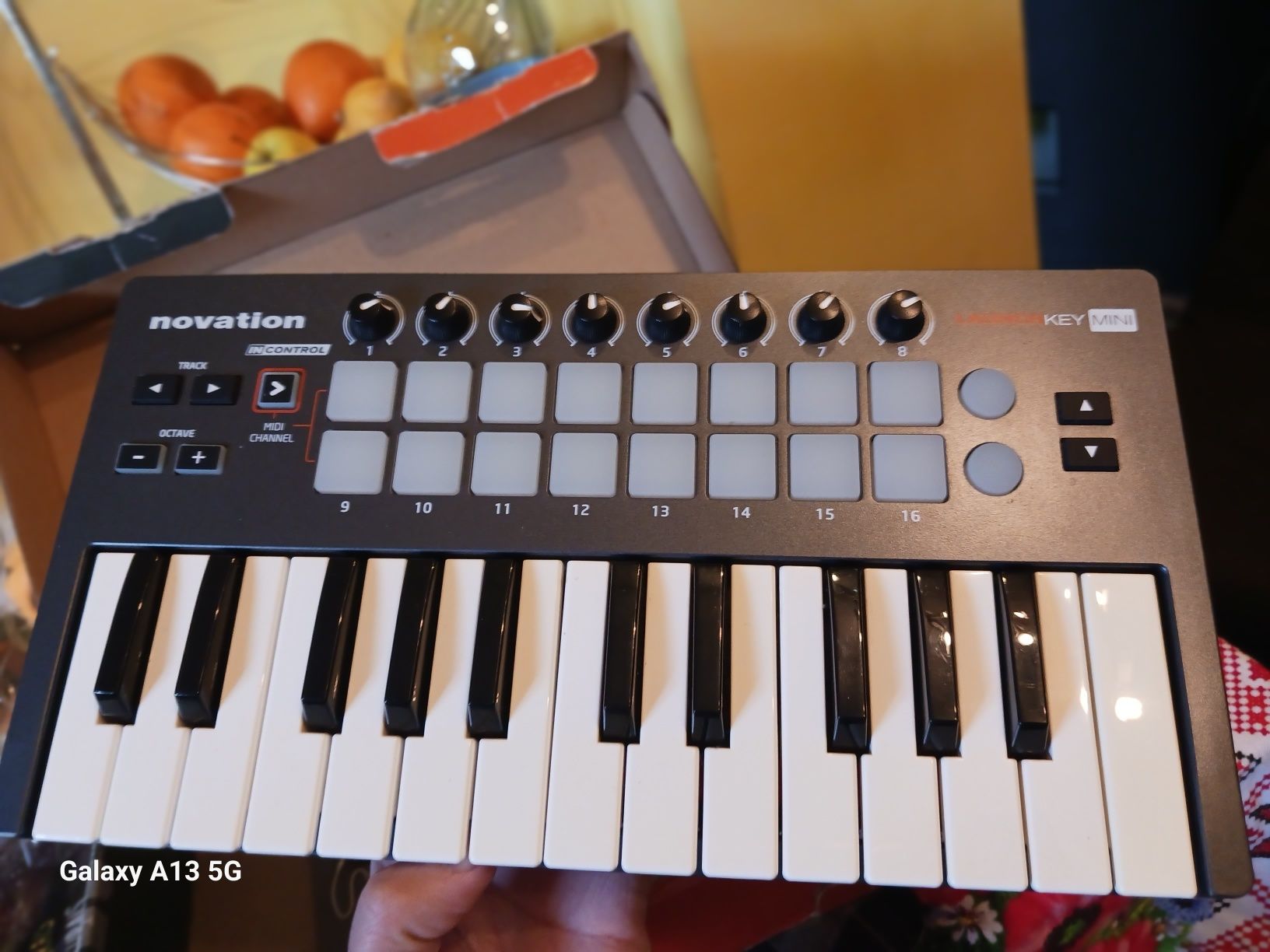 NOVATION LaunchKey mini