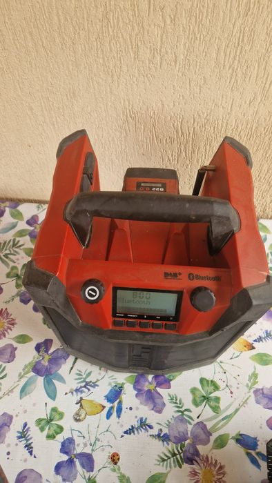 Vând Radio Hilti