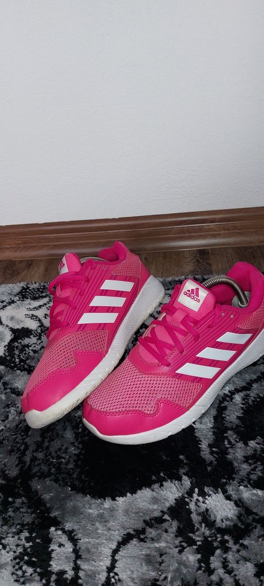 Adidaşi Adidas originali mărimea 38