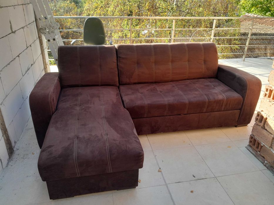 Разтегателен ъглов диван