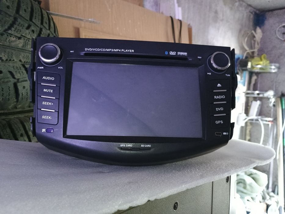 Монитор на Тойота Рав4.